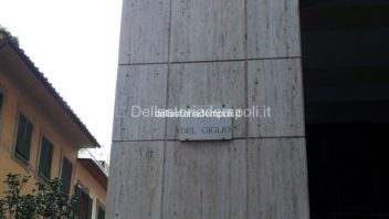 Un centro realmente storico, la proposta: “Perché non mettere altre lastre con i vecchi nomi delle strade” Un centro realmente storico, la proposta: “Perché non mettere altre lastre con i vecchi nomi delle strade”