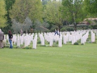 War Cemetery del Girone: un caduto neozelandese nella zona di Empoli. 