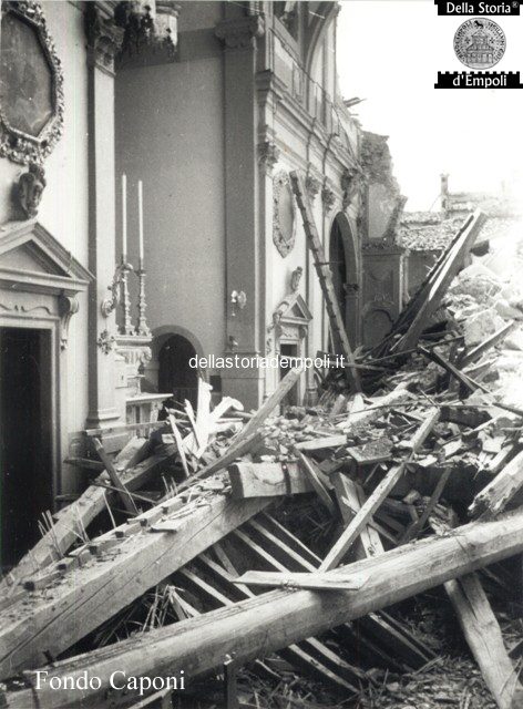 Altare e transetto danneggiati dal crollo del campanile  