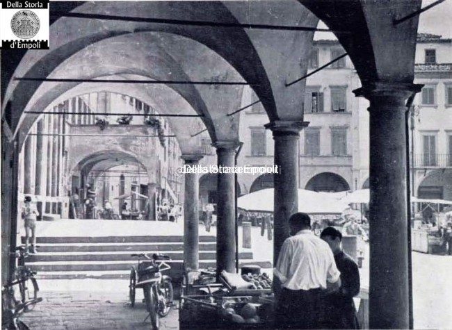 Mercato in Piazza dei Leoni