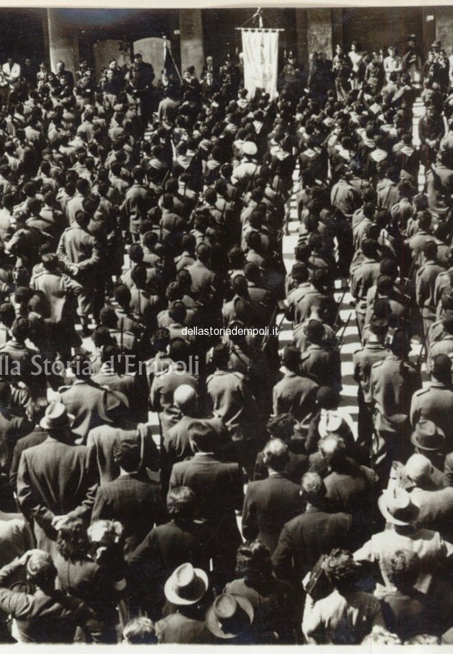 Piazza del Littorio, adunata fascista. Archivio Fondo Caponi Della