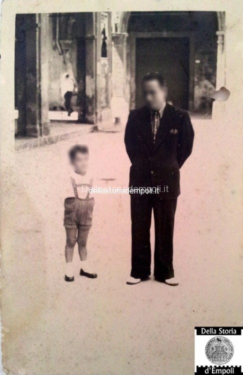 foto e pubblicità in Piazza dei Leoni, 1939