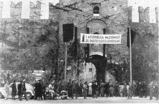 L'esterno di Castelvecchio di Verona la mattina del 14 novembre 1943