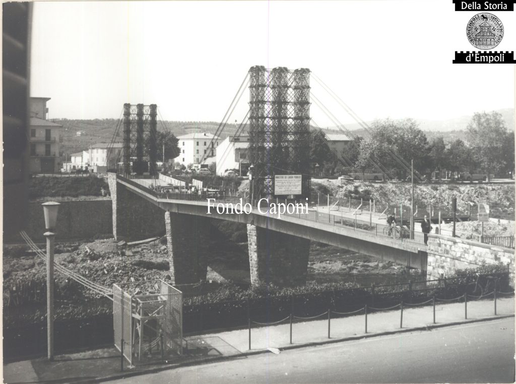 Fondo Caponi Empoli, Vol 2 pagina 32: il ponte vecchio danneggiato dall’alluvione 1966