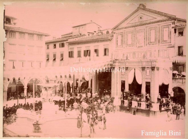 Empoli - Piazza dei Leoni Collegiata processione foto da Elena Bini