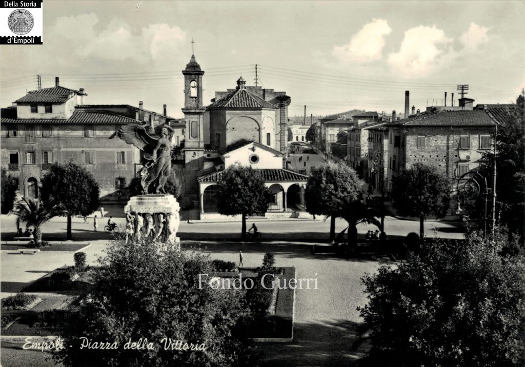 Piazza della Vittoria e chiesa della Madonna del Pozzo