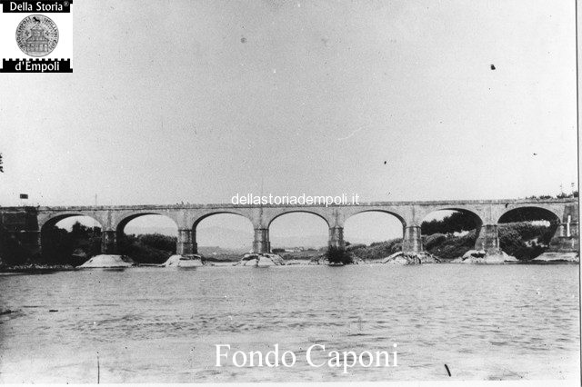 Fondo Caponi Empoli, Vol 1 pagina 23: la loggia del mercato, ponte di Marcignana e il fiume Arno