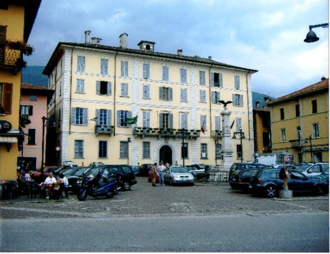 Il Municipio di Dongo - Foto di C. Biscarini